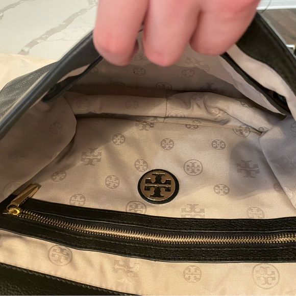 Tory Burch Black Leather Marion Shoulder Bag - Picture 8 of 8